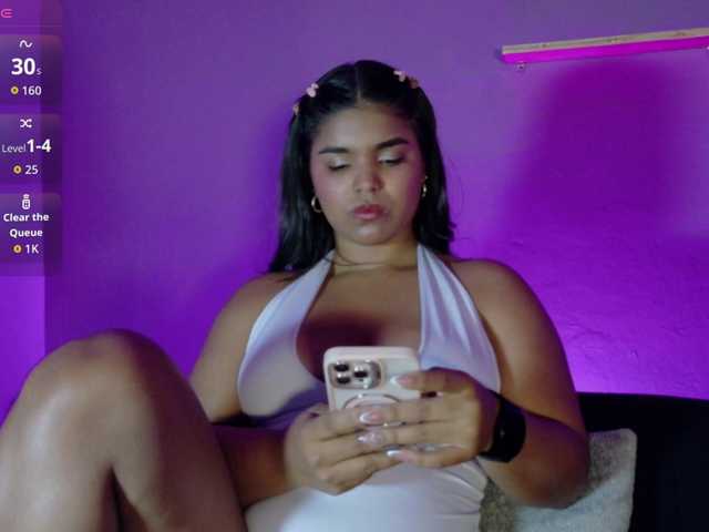 zoe-roux21 live cam on BongaCams