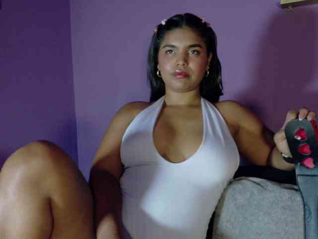 zoe-roux21 webcam