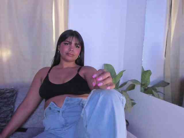 zoe-roux21 webcam