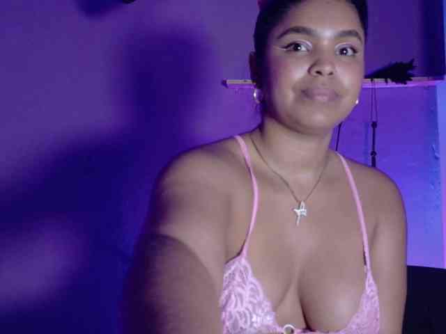 zoe-roux21 webcam