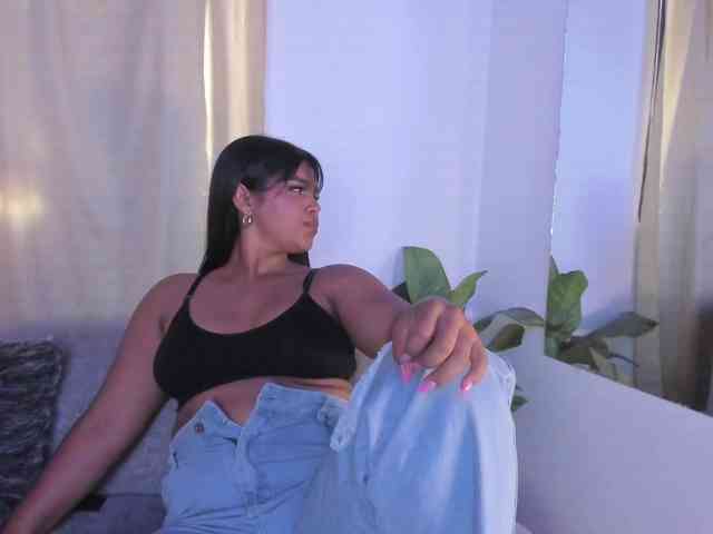 zoe-roux21 webcam