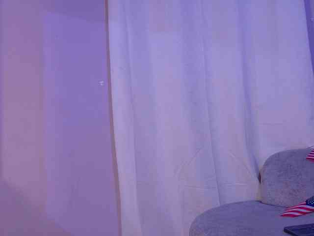 zoe-roux21 webcam