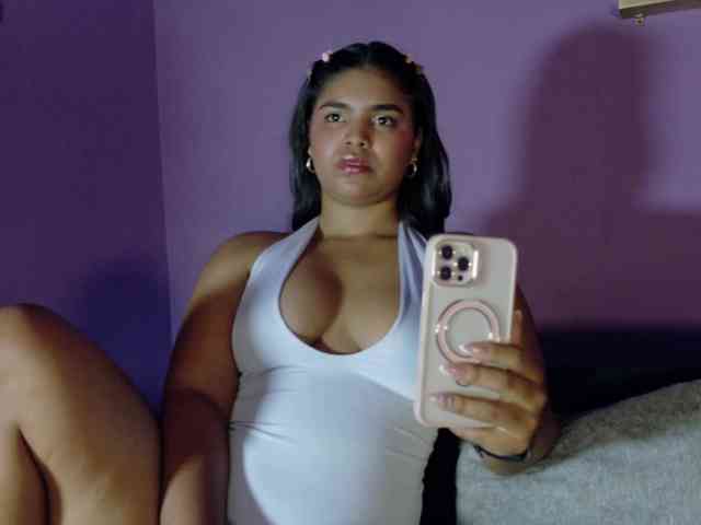 zoe-roux21 webcam