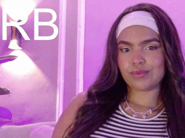 zoe-roux21 webcam