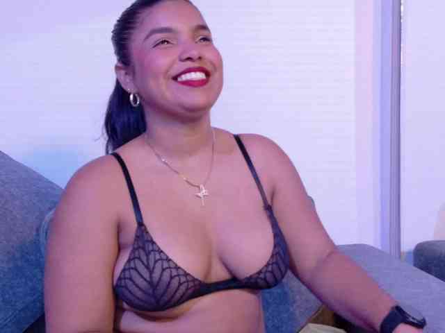 zoe-roux21 webcam