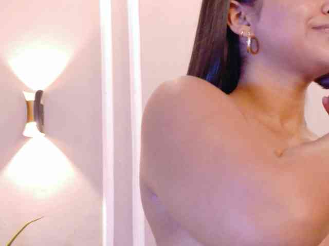 zoe-roux21 webcam