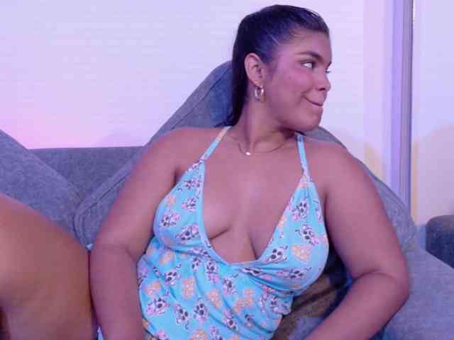 zoe-roux21 webcam