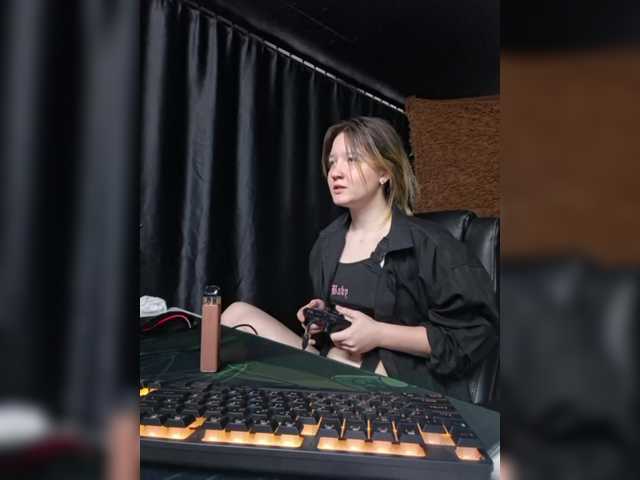 Lisse's BongaCams show and profile