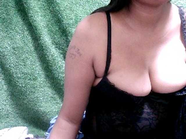 Lutricia live cam on BongaCams