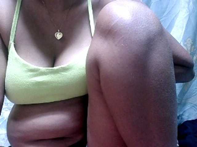 Lutricia live cam on BongaCams