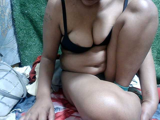 Lutricia live webcam show