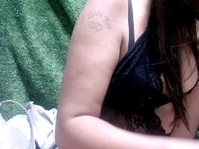 Lutricia live cam on BongaCams