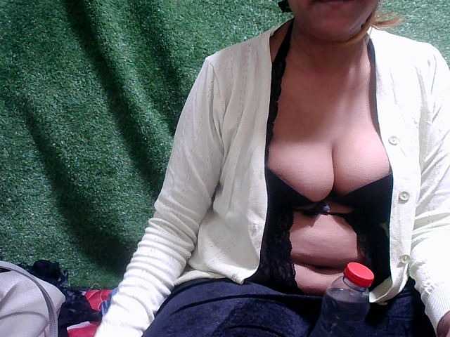 Lutricia live webcam show