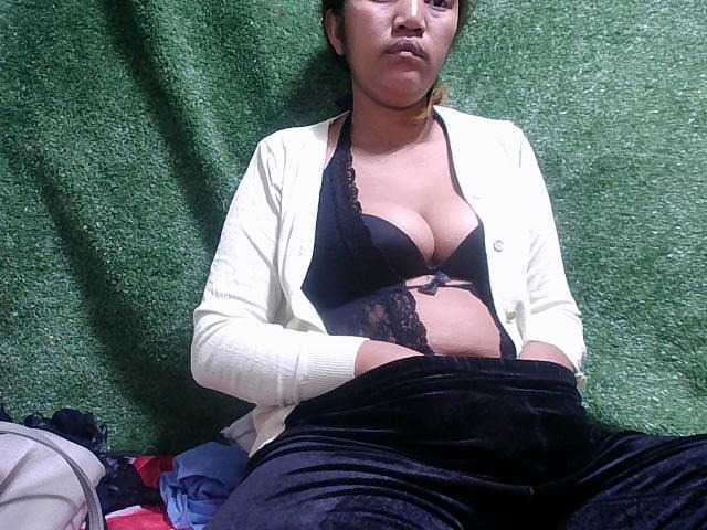 Lutricia live webcam show
