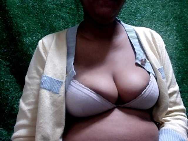 Lutricia live cam on BongaCams