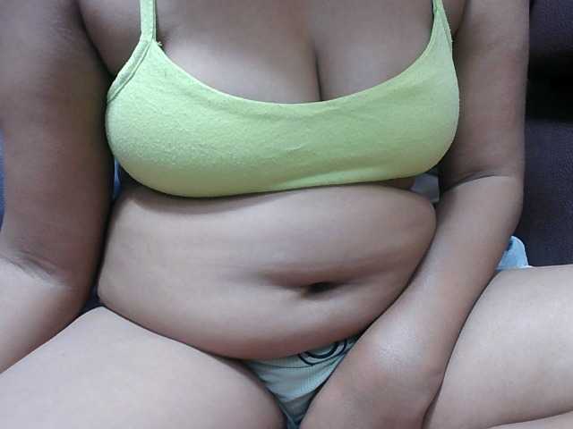 Lutricia live cam on BongaCams
