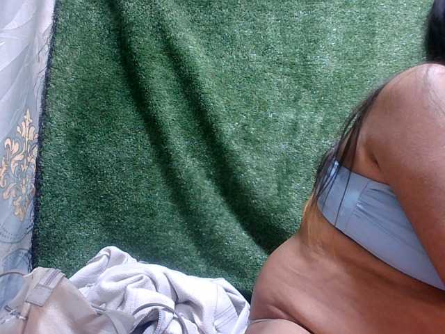 Lutricia live cam on BongaCams
