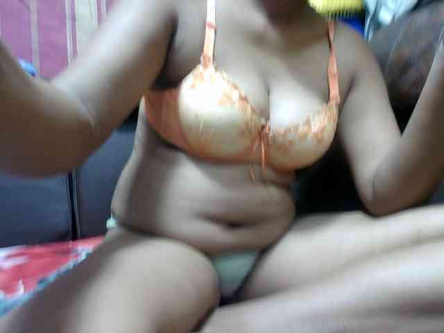 Lutricia Live Webcam on BongaCams