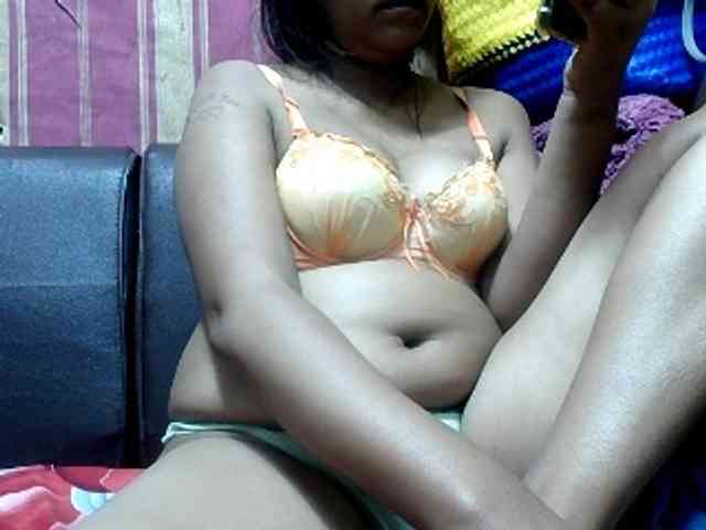 Lutricia Live Webcam on BongaCams