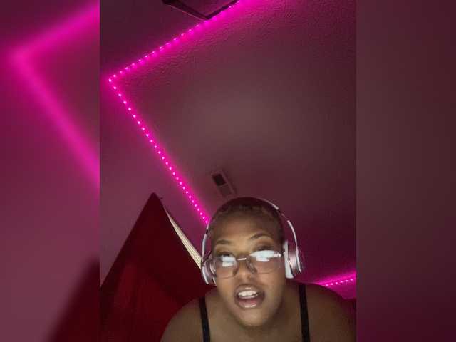 BigSexy21's BongaCams show and profile