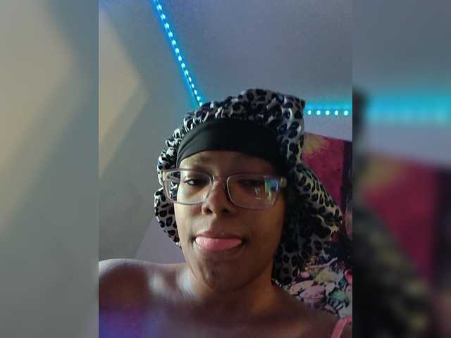BigSexy21 live webcam show