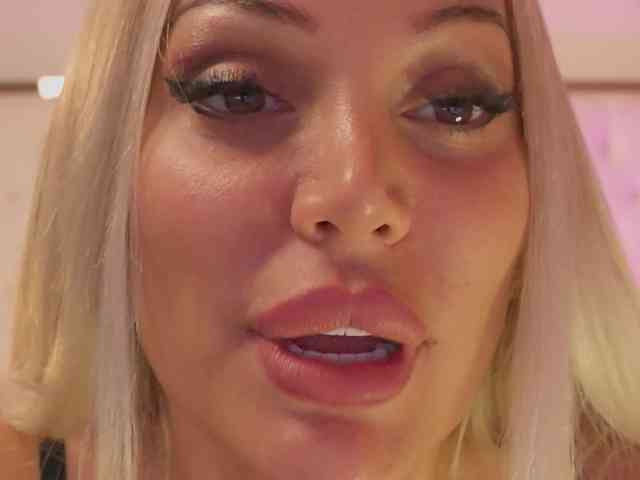 DrBarbie webcam
