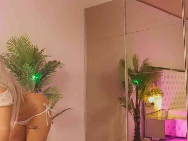 DrBarbie webcam