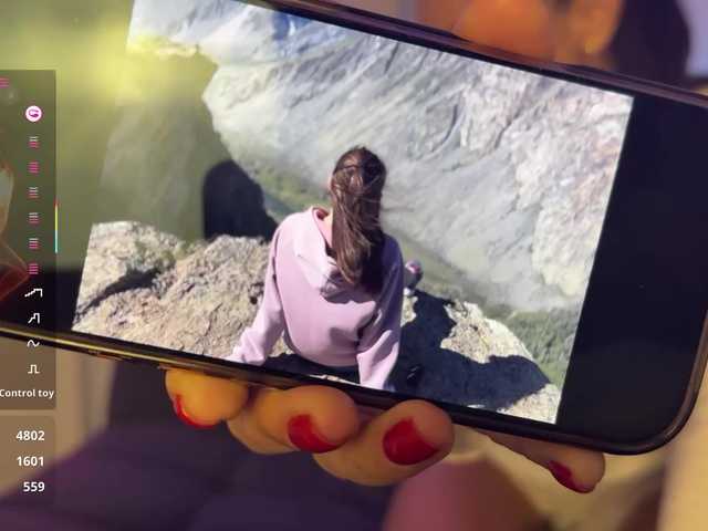 Buffi's BongaCams show and profile