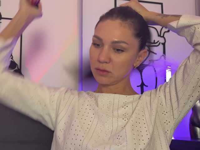 Buffi's BongaCams show and profile