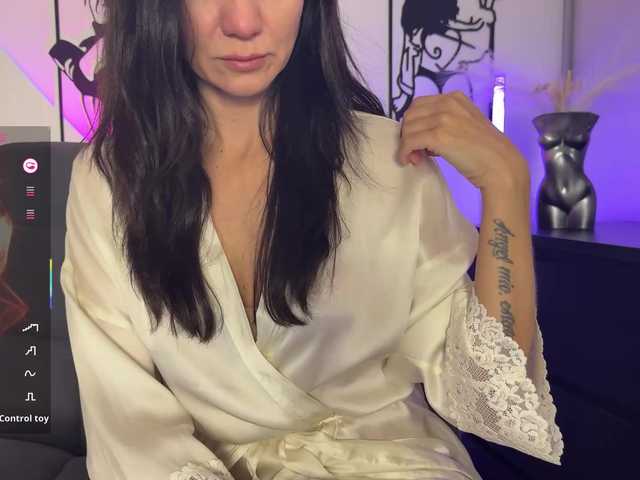 Buffi's BongaCams show and profile