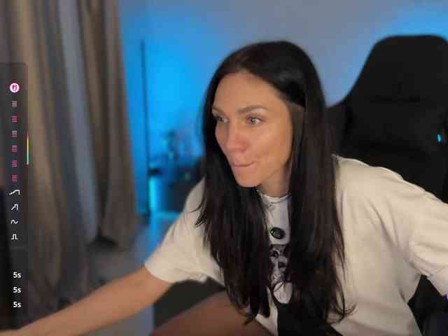F_A_M_E webcam