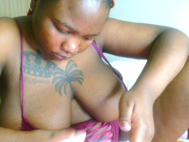 bustymelons69 live cam on BongaCams
