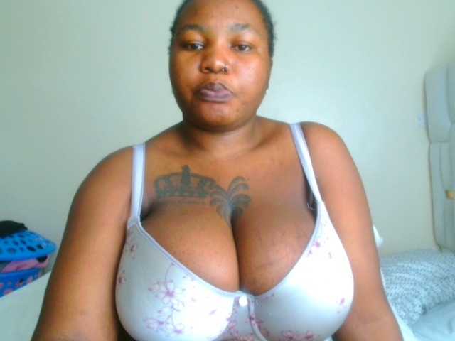 bustymelons69 live cam on BongaCams