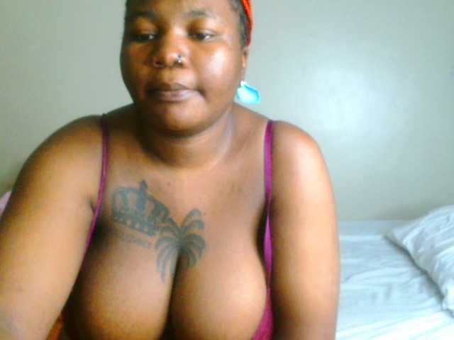 bustymelons69 live cam on BongaCams