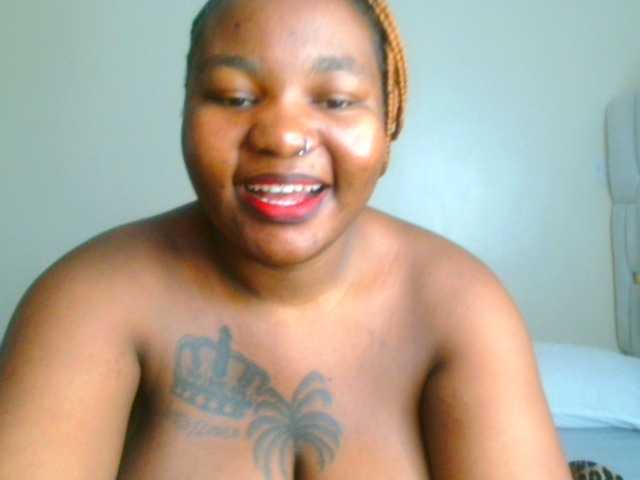 bustymelons69 live cam on BongaCams
