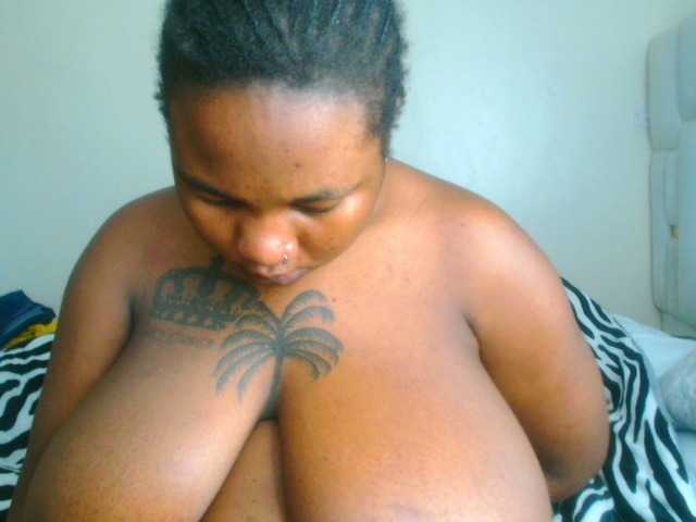 bustymelons69 live cam on BongaCams