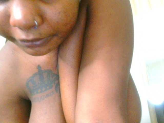 bustymelons69 live cam on BongaCams