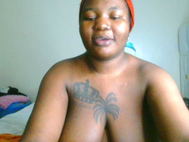 bustymelons69 live cam on BongaCams