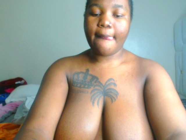 bustymelons69 live cam on BongaCams