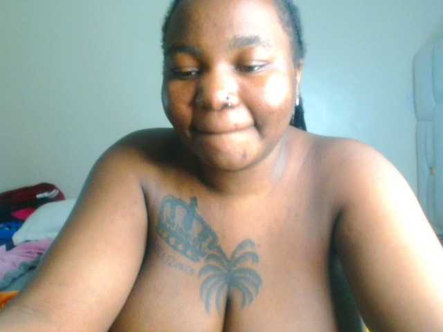 bustymelons69 live cam on BongaCams