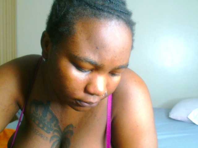 bustymelons69 live cam on BongaCams