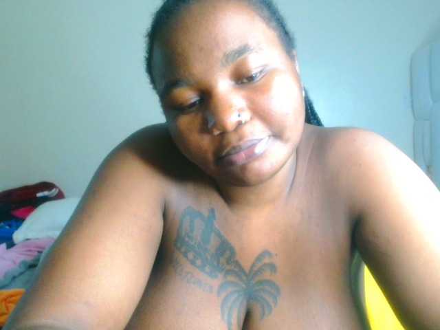 bustymelons69 live cam on BongaCams