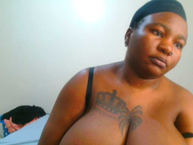 bustymelons69 live cam on BongaCams