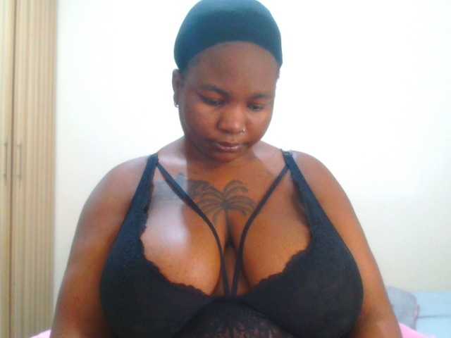 bustymelons69 live cam on BongaCams
