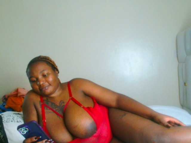 bustymelons69 live cam on BongaCams