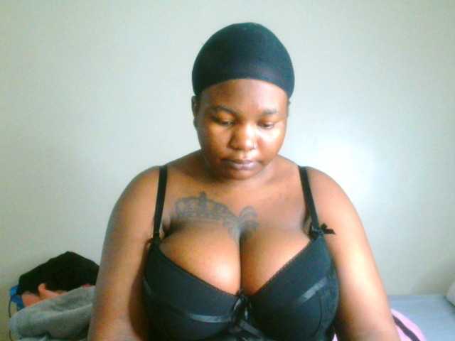 bustymelons69 live cam on BongaCams