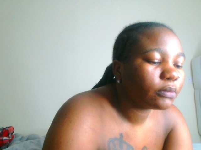 bustymelons69 live cam on BongaCams