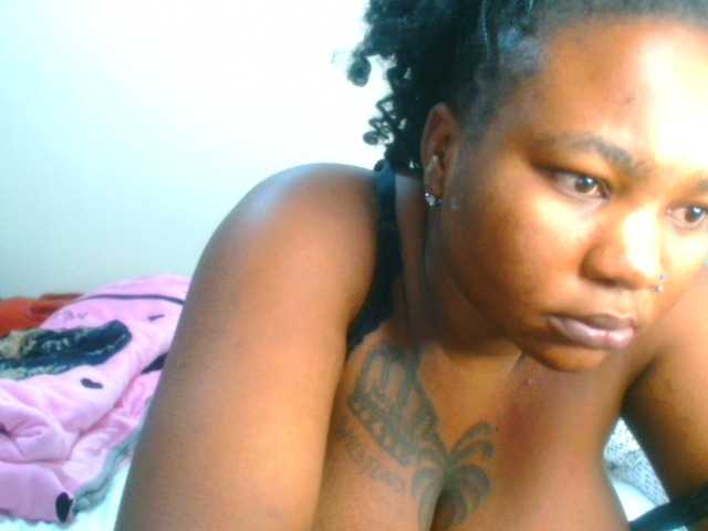 bustymelons69 live cam on BongaCams