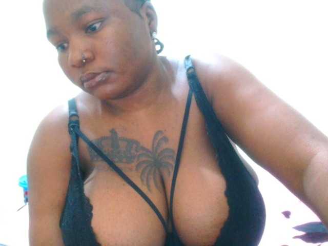 bustymelons69 live cam on BongaCams