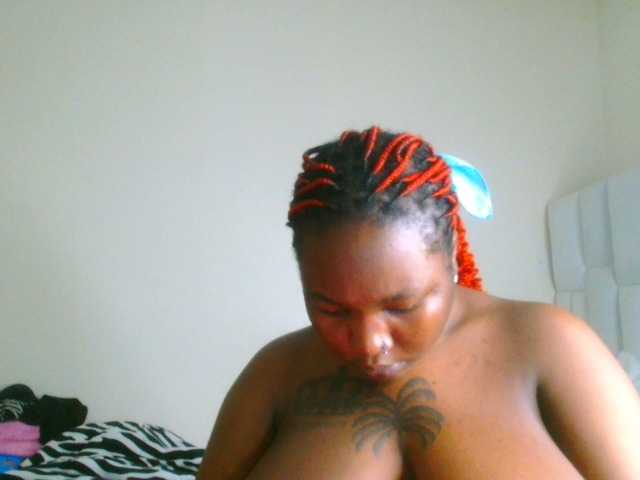 bustymelons69 live cam on BongaCams
